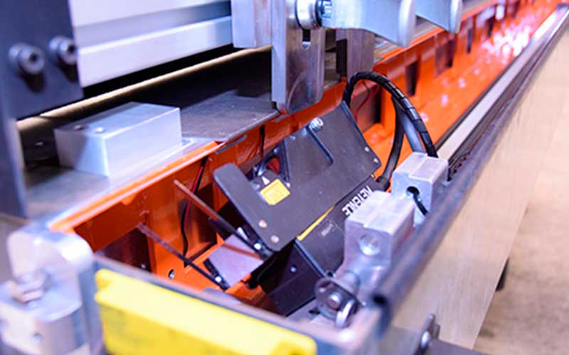 Máquina de control dimensional para analizar chapas de acero en procesos de calidad exigentes